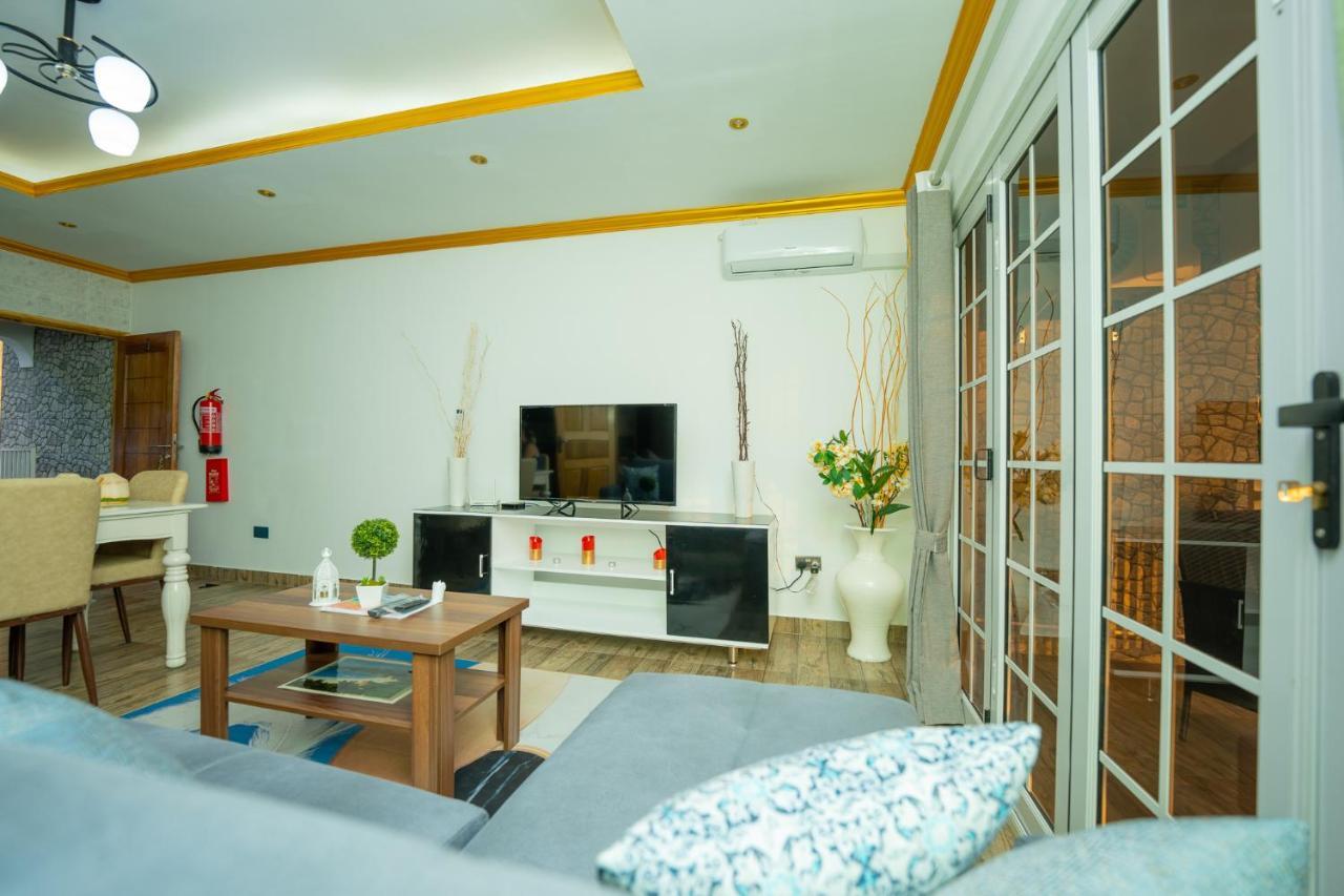 Paradise Breeze Apartment Misere Exterior photo
