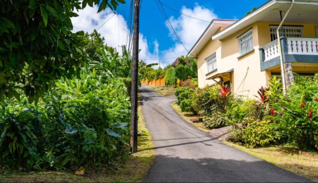 Paradise Breeze Apartment Misere Exterior photo