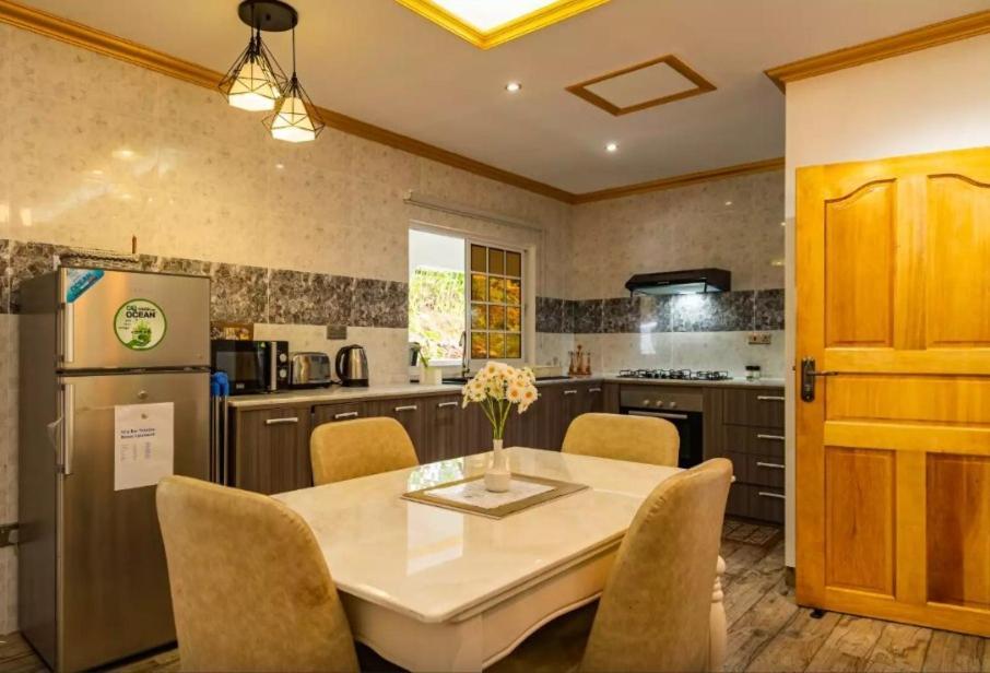Paradise Breeze Apartment Misere Exterior photo